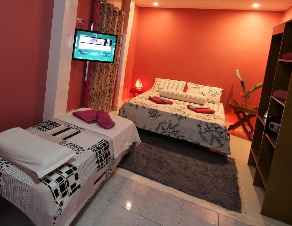 Blue Bamboo Hotel Balabag  Room photo